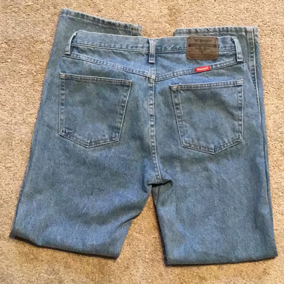 Wrangler Lightwash 5 Pocket Regular Fit Jeans - Picture 3 of 4
